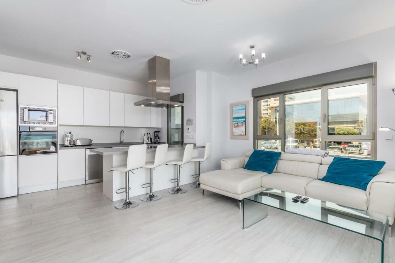 Luxury Beach Front Apartment With Pool Valencia Bagian luar foto