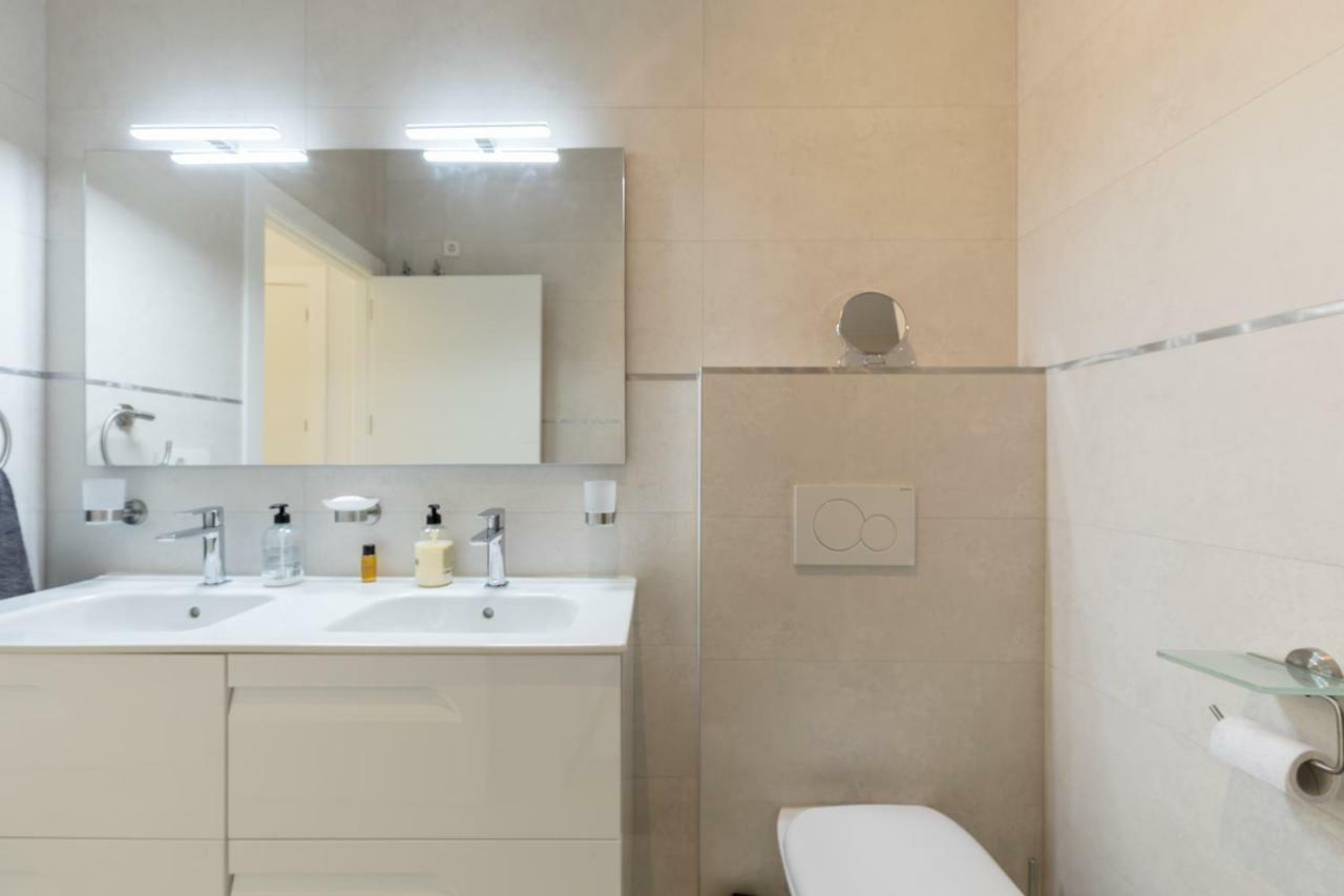 Luxury Beach Front Apartment With Pool Valencia Bagian luar foto