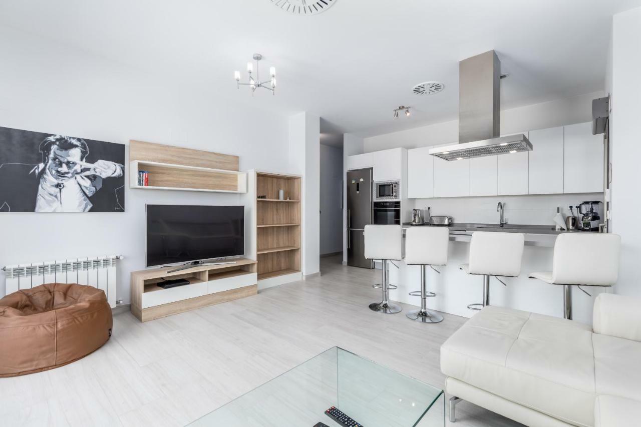 Luxury Beach Front Apartment With Pool Valencia Bagian luar foto