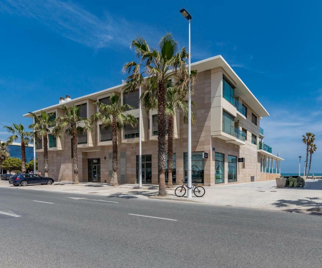 Luxury Beach Front Apartment With Pool Valencia Bagian luar foto
